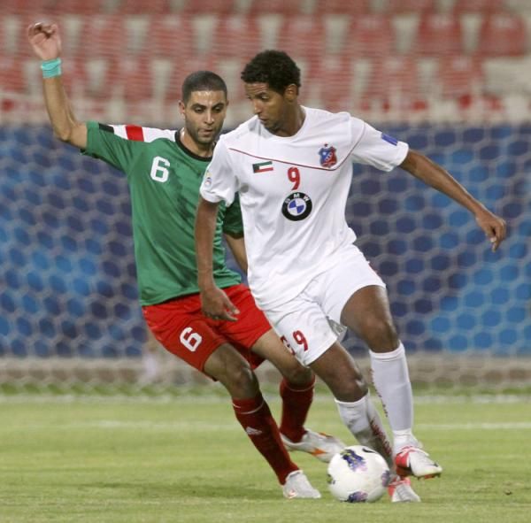 التونسي عصام جمعه بقميص الكويت الكويتي أحرز 20 هدفا