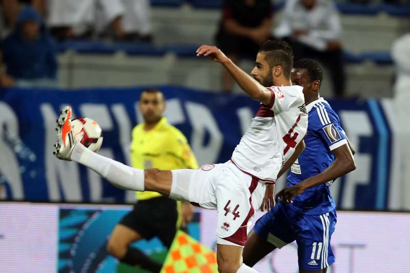 صورة من مباراة النصر والوحدة في دوري الخليج العربي الإماراتي