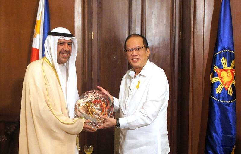 الشيخ أحمد الفهد الصباح مع الرئيس الفلبيني بنينو اكينو
