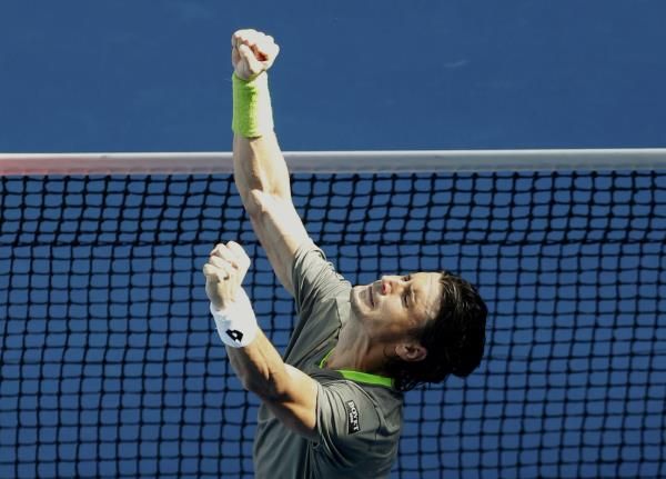 2014-01-19t073201z_509147767_sr1ea1j0kx1ba_rtrmadp_3_tennis-open_reuters
