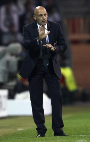 2010-08-18t204737z_01_cha122_rtridsp_3_soccer-champions_reuters