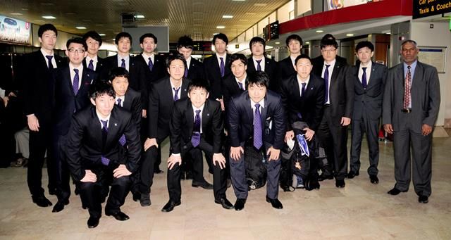 منتخب اليابان لدى وصوله صباح اليوم
