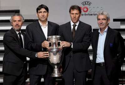 مدربي منتخبات المجموعة الثالثة