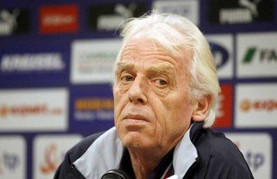 مدرب منتخب البولندي  ليو بينهاكر 