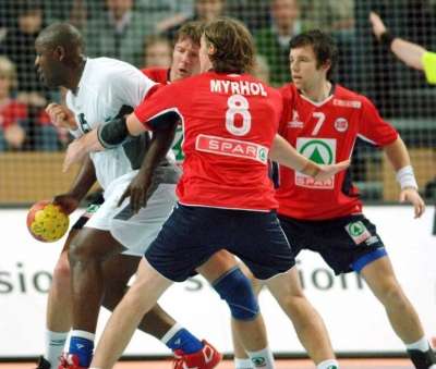 لقطة أرشيفية لمباراة لانجولا