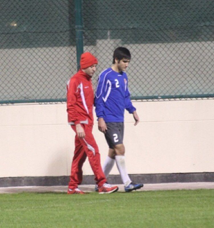 القاسمي يغادر تدريب المحرق بعد الاصابة