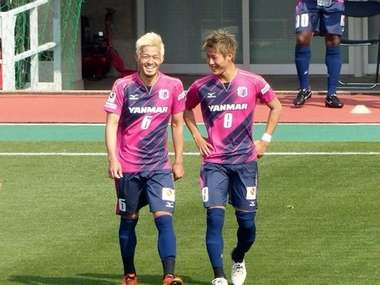 يويتشيرو كاكيتاني (يمين) وهوتارو ياماجوتشي