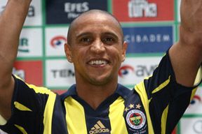 روبـرتـو كـارلـــوس