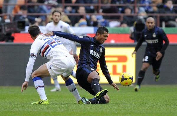 2013-12-01t145720z_1407580854_gm1e9c11roi01_rtrmadp_3_soccer-italy_reuters