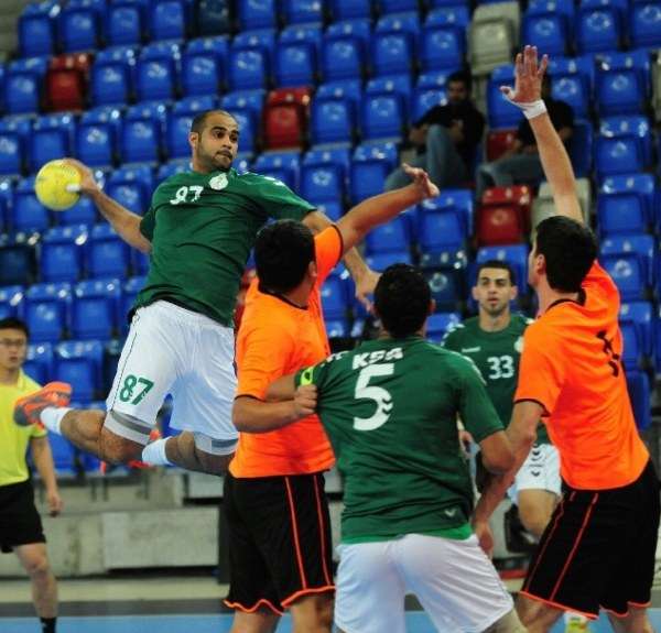  هجمة سعودية على المرمى الاوزبكي