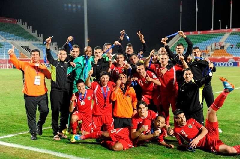 منتخب الأردن بعد تتويجه بالميدالية البرونزية 
