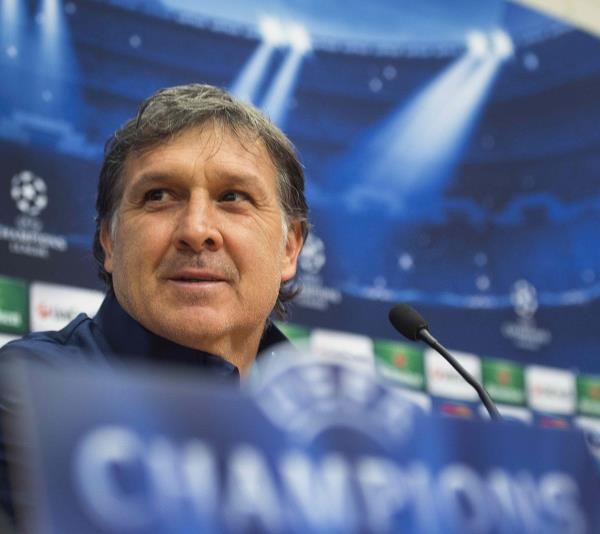 2013-11-25t175312z_84090018_gm1e9bq04za01_rtrmadp_3_soccer-champions_reuters
