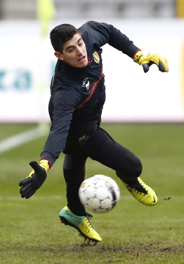 2013-11-18t130857z_1022623750_gm1e9bi1mnv01_rtrmadp_3_soccer-friendly_reuters