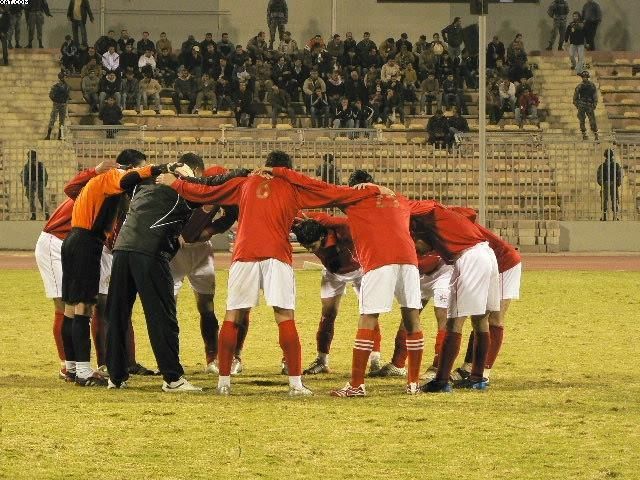 فريق العربي قبل اللقاء وبعدسة كووورة