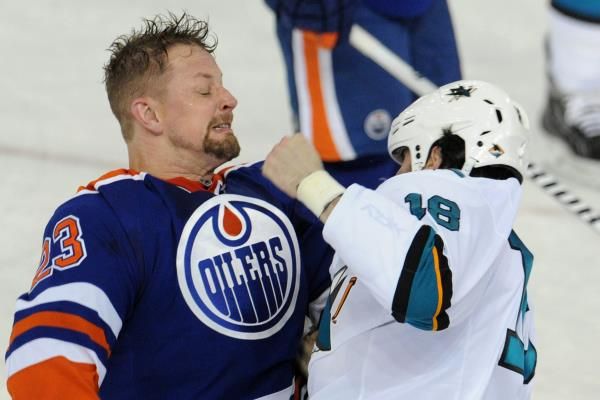2014-01-30t061910z_339270921_nocid_rtrmadp_3_nhl-san-jose-sharks-at-edmonton-oilers_reuters