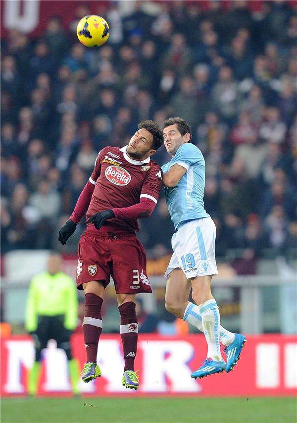 دي امبروسيو بالزي الأحمر