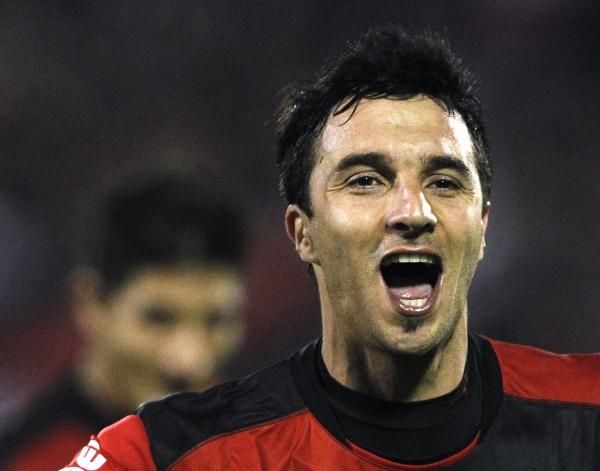 2013-07-04t040421z_582701385_gm1e9740xgg01_rtrmadp_3_soccer-libertadores_reuters