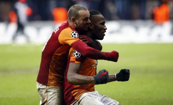 2013-12-11t160145z_791055889_gm1e9cc000s01_rtrmadp_3_soccer-champions_reuters