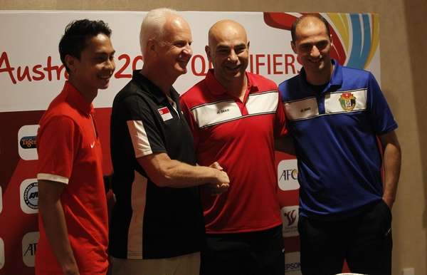 حسام حسن وحاتم عقل خلال المؤتمر الصحفي