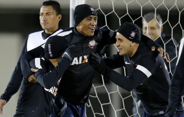2012-12-14t103536z_689681796_gm1e8ce1fir01_rtrmadp_3_soccer-club-world_reuters
