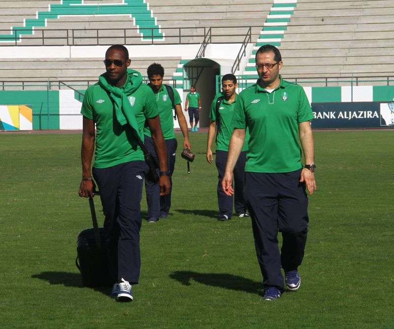 فريق الأهلي لدى  مغادرته جدة متوجها إلى القصيم