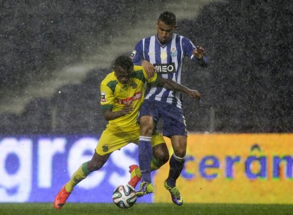 2014-02-09t211037z_945160202_gm1ea2a0e9t01_rtrmadp_3_soccer-portugal_reuters