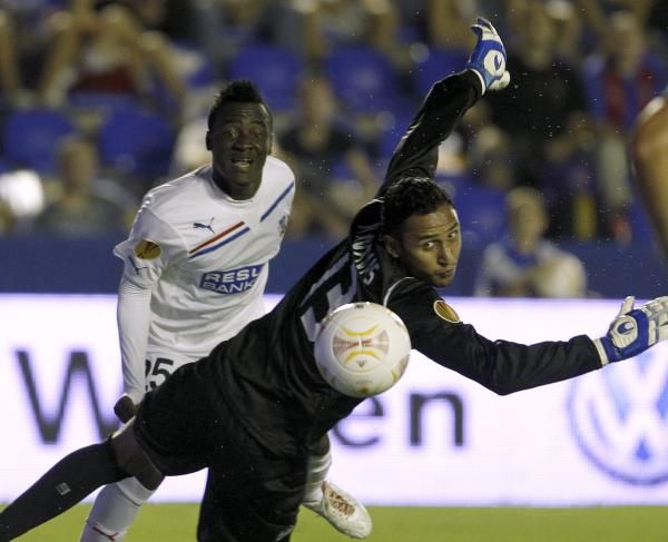 2012-09-20t193903z_1788498949_gm1e89l0a1801_rtrmadp_3_soccer-europa_reuters