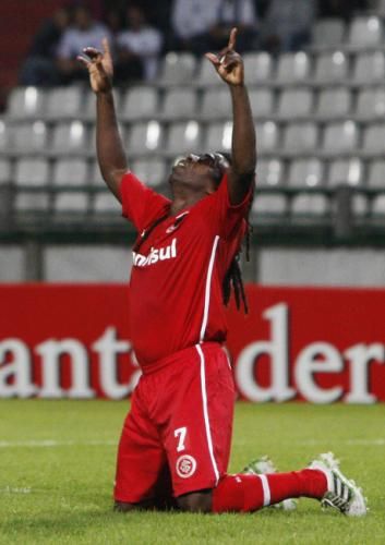 2012-02-02t040612z_01_jwv09_rtridsp_3_soccer-latam-libertadores_reuters