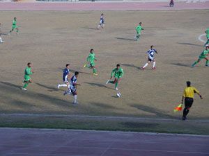 جانب من مباراة القمة بين الشرطة والجوية