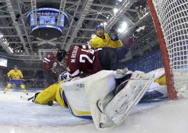 2014-02-15t192314z_1250870759_lr2ea2f1huqhj_rtrmadp_3_olympics-icehockey_reuters