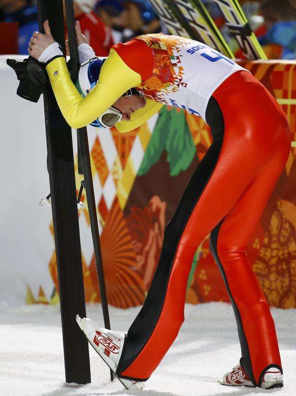 2014-02-15t205625z_105259991_lr2ea2f1m5qp6_rtrmadp_3_olympics-skijumping_reuters