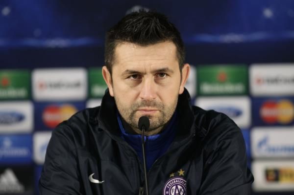 2013-11-25t184452z_2136776520_gm1e9bq07jv01_rtrmadp_3_soccer-champions_reuters