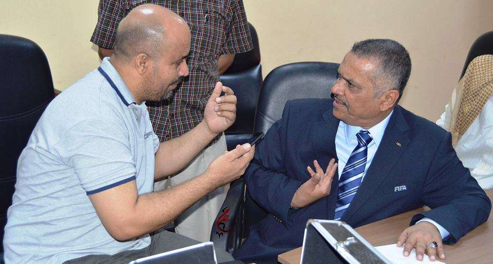 شيباني يتحدث للزميل فرحان المنتصر مراسل كووورة في اليمن