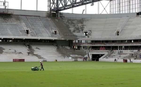 2014-02-17t175947z_1986967979_gm1ea2i05h501_rtrmadp_3_brazil-worldcup-stadium_reuters