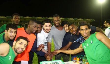 جانب من احتفال لاعبي الأهلي بعودة زملائهم