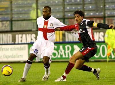 جانب من لقاء انتر ميلان و كالياري