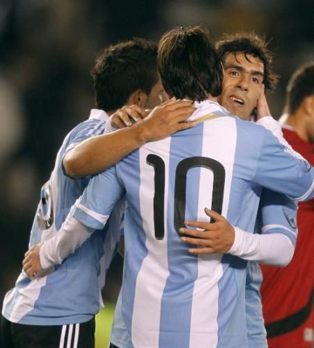 2011-06-202011-06-20t231949z_01_ast130_rtridsp_3_soccer-friendly_reuters