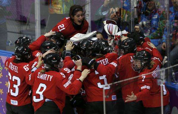 2014-02-20t145622z_1719047596_lr2ea2k15howh_rtrmadp_3_olympics-icehockey_reuters