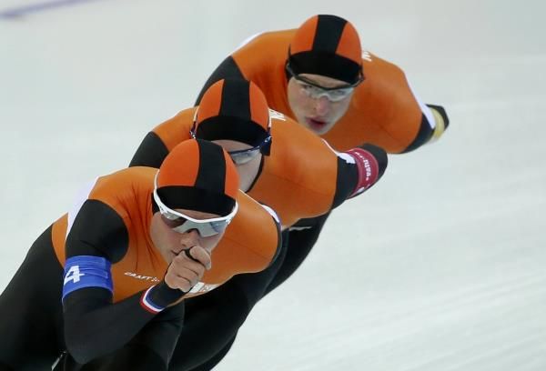 2014-02-21t141130z_2040591584_lr2ea2l13ewui_rtrmadp_3_olympics-speedskating_reuters