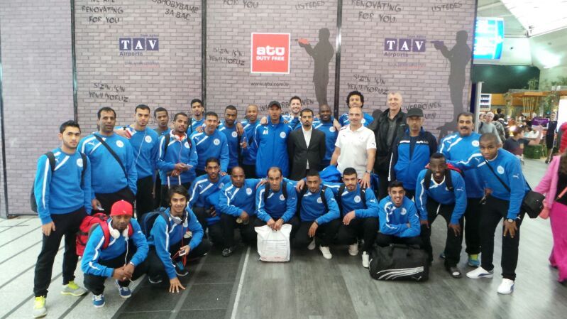 بعثة فريق الرفاع البحريني لدى وصولها الى اسطنبول