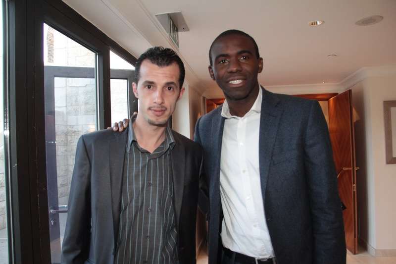 الإنجليزي موامبا مع مراسل كووورة