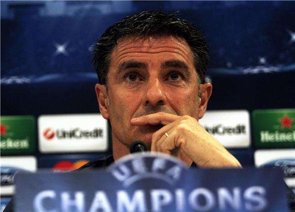 ميشيل مدرب أولمبياكوس 