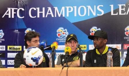 جانب من المؤتمر الصحفي للمدرب والمنتشري