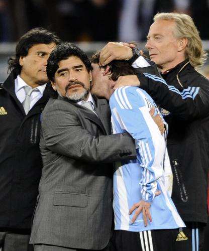 2010-07-03t160243z_01_wca493_rtridsp_3_soccer-world_reuters