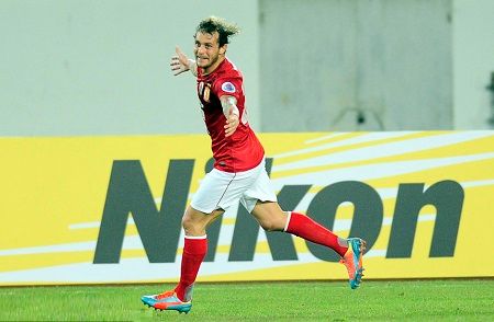 ديامانتي يحتفل بعد تسجيله هدف التعادل