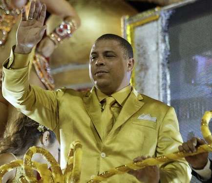 r9