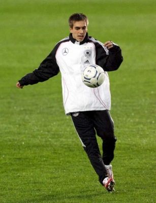 الظهير الالماني فيليب لام - هل سينتقل الى الاولدترافورد؟