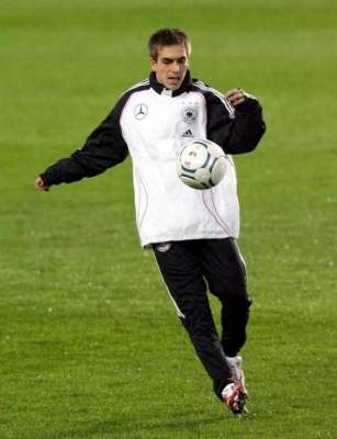 الظهير الالماني فيليب لام - هل سينتقل الى الاولدترافورد؟