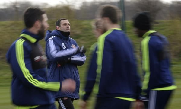 2014-02-26t122129z_2075872526_gm1ea2q1kgj01_rtrmadp_3_soccer-england-cup_reuters