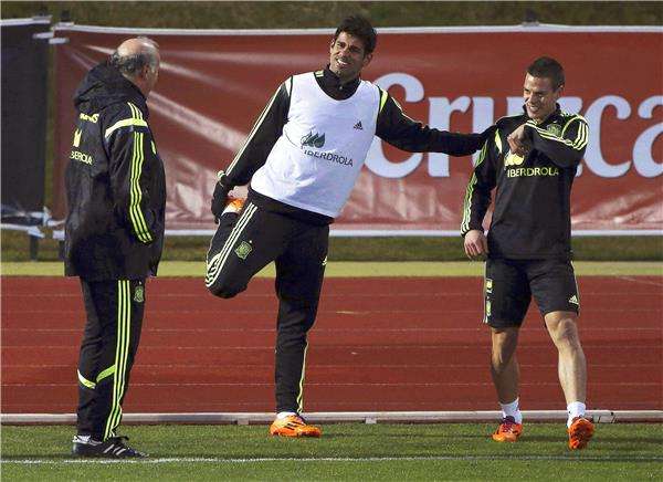 كوستا خلال تدريبه مع المنتخب الإسباني